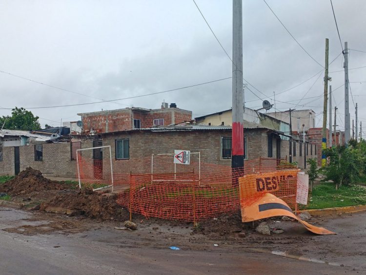 Un joven murió al recibir trece balazos en barrio Tablada