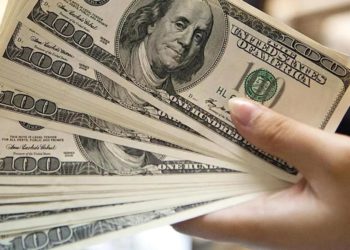 El dólar cerró a 65 pesos para la venta en Rosario