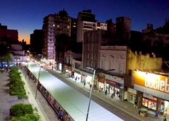 Calle San Luis se hizo peatonal para fomentar ventas en el Día de la Madre