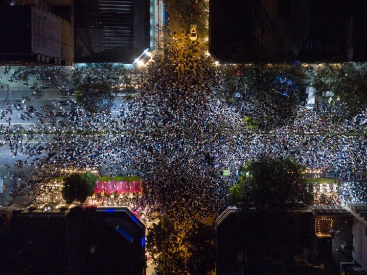Rosarinos colmaron Pellegrini y la ciudad tuvo su Fiesta de la Cerveza