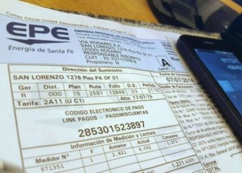 Perotti congeló por dos meses las tarifas de luz, agua y peajes
