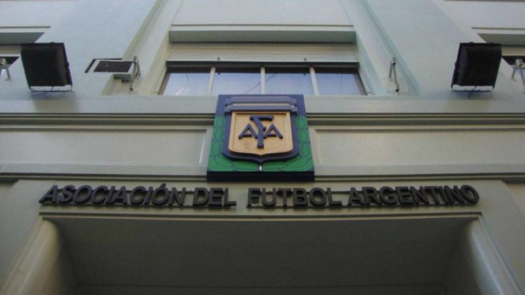 AFA suspende el fútbol argentino