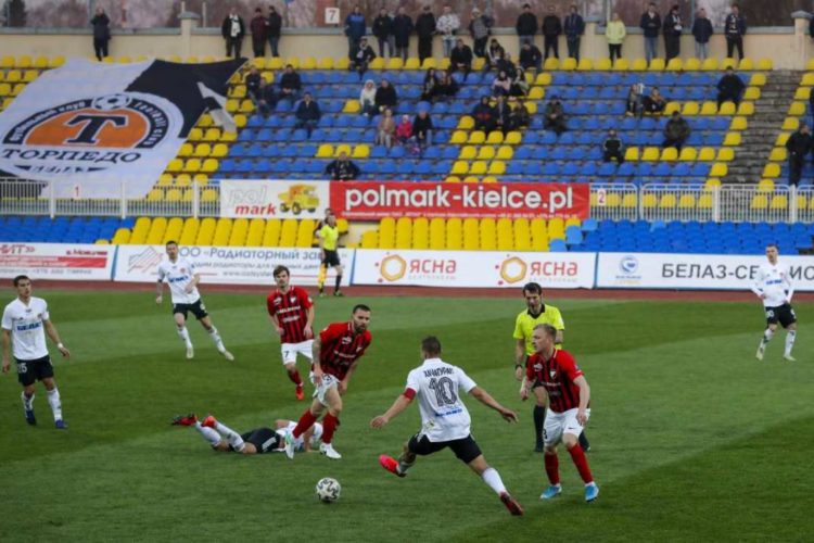 ¿Qué países siguen jugando al fútbol a pesar de la pandemia?