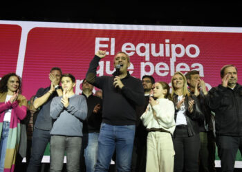 Javkin se impone ante Monteverde en una elección muy reñida