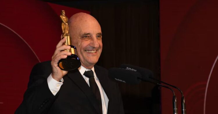 «Cyrano» llega a Rosario con el Martín Fierro de Oro bajo el brazo