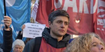 Casasola, contundente: «si nosotros no estamos en la calle, avanzan por nuestros derechos»